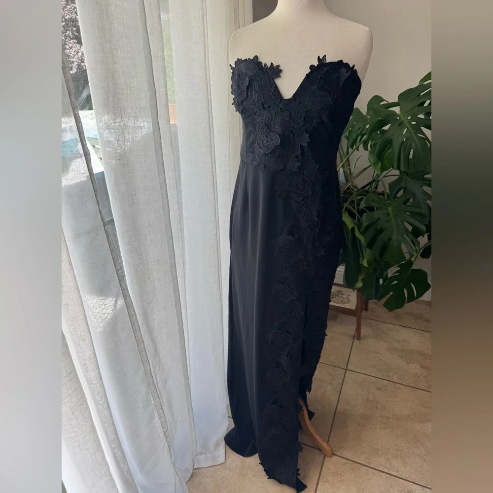 Lulus‎ Black 3D Floral Appliqué Strapless Maxi Gown – Side Slit (XL)